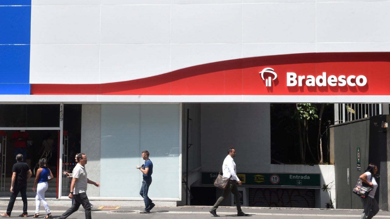 Bradesco anuncia pagamento bilionário de proventos a investidores até o mês fim Agência do banco Bradesco na Avenida Paulista, em São Paulo - 22/01/2018 (Foto: Gustavo Luizon/VEJA.com)
