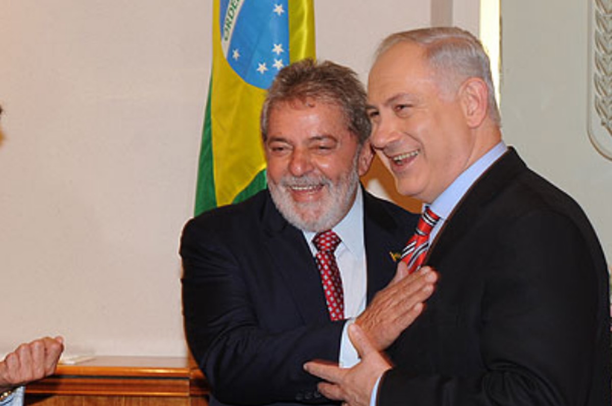 Lula mantém mistério sobre sanção do Dia da Amizade Brasil-Israel O presidente Lula e o primeiro-ministro Benjamin Netanyahu durante visita do brasileiro a Israel, em 2010 (Foto: Divulgação/Governo de Israel)