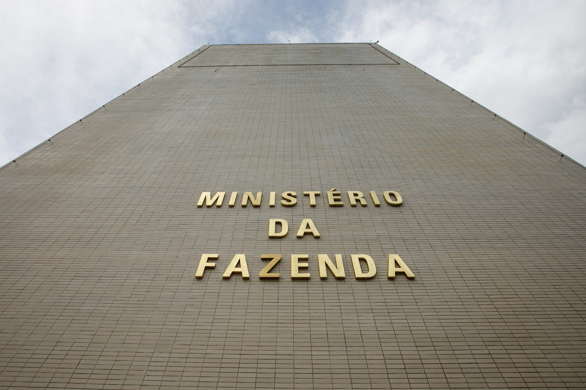 Tesouro estima superávit de R$ 20 bilhões e adota política fiscal contracionista Ministério da Fazenda em Brasília — Foto: Brenno Carvalho / Agência O Globo