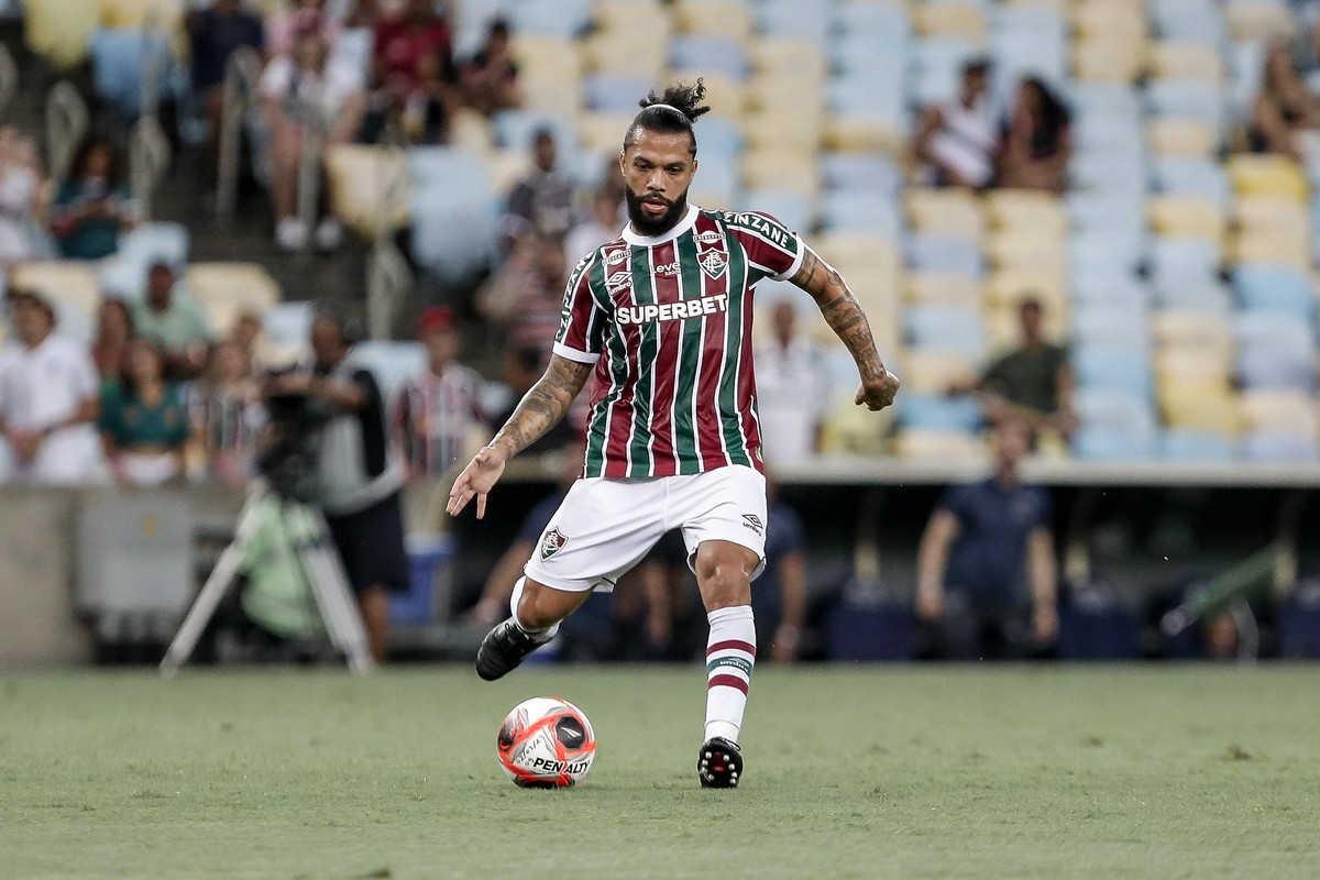 Otávio é relacionado para voltar ao Fluminense contra o Fortaleza após lesão