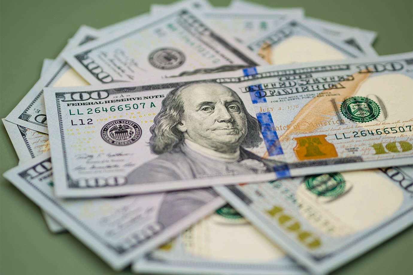 Dólar atinge R$ 5,42, menor valor em 10 meses após dados de emprego dos EUA Dólar: A moeda americana fechou em queda de 0,75%, chegando a R$ 5,416 na mínima do dia (Foto: Designed by/Freepik)