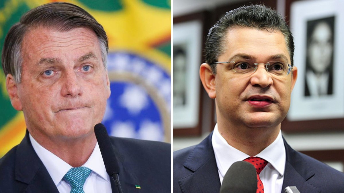 Bolsonaro apoia candidatura de Sóstenes ao Senado pelo Rio de Janeiro Jair Bolsonaro e Sóstenes Cavalcante — Foto: ADRIANO MACHADO / REUTERS/ Gabriela Korossy/Câmara dos Deputados