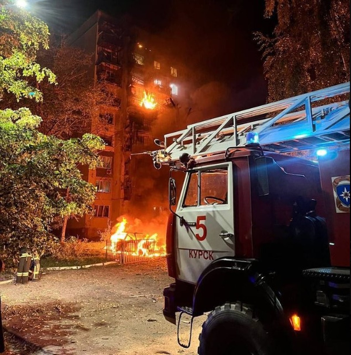 Ataque com drones na Rússia deixa um morto e dez feridos em área residencial Prédio residencial foi atingido por ataque em Kursk, na Rússia (Foto: Reprodução / redes sociais)