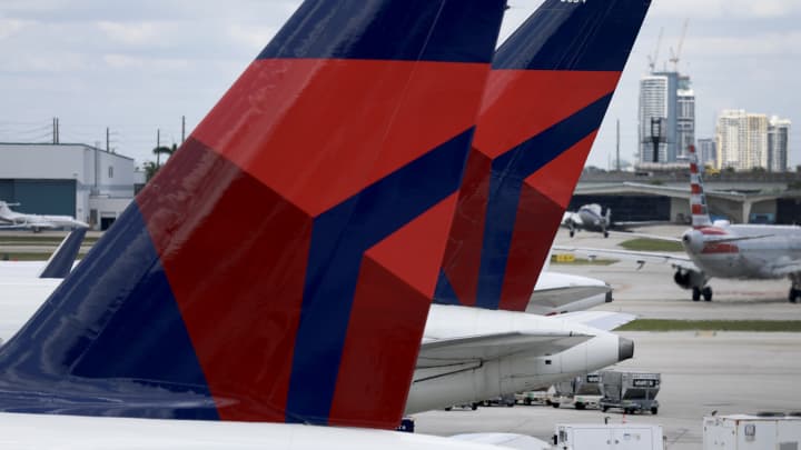 Ações em destaque no pré-mercado: Delta Air Lines, WK Kellogg e AMD Foto: Reprodução