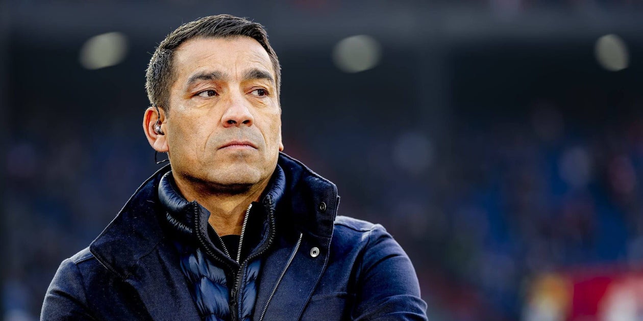 Liverpool contrata Giovanni Van Bronckhorst para aprender com todos no clube Foto: Reprodução/The Athletic UK