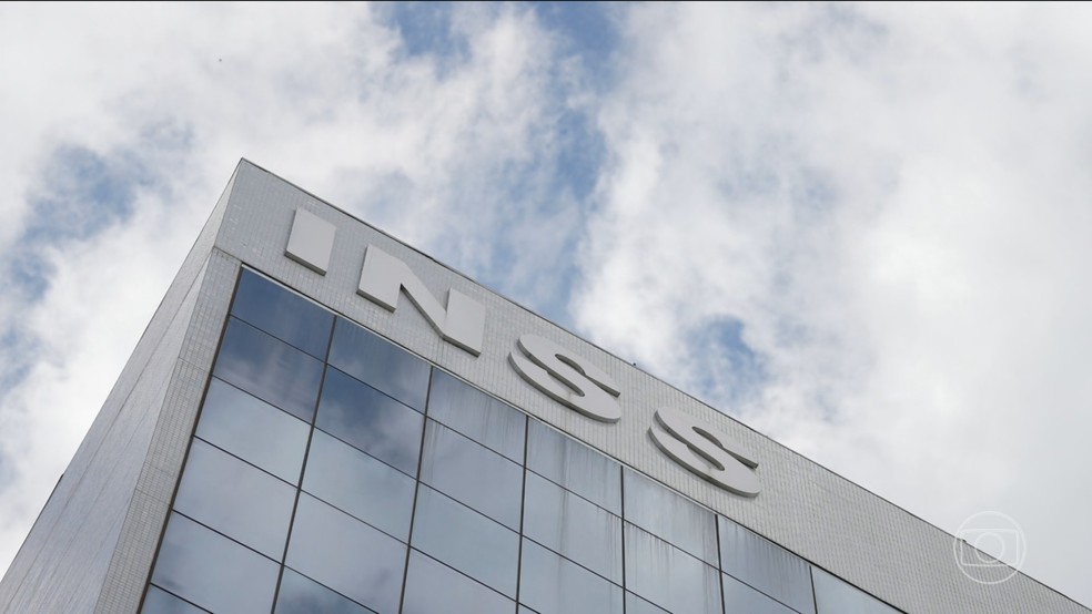 Fraude no INSS: mais de 170 mil vítimas contestam as justificativas apresentadas pelas associações que retiraram o dinheiro (Foto: Jornal Nacional/ Reprodução)