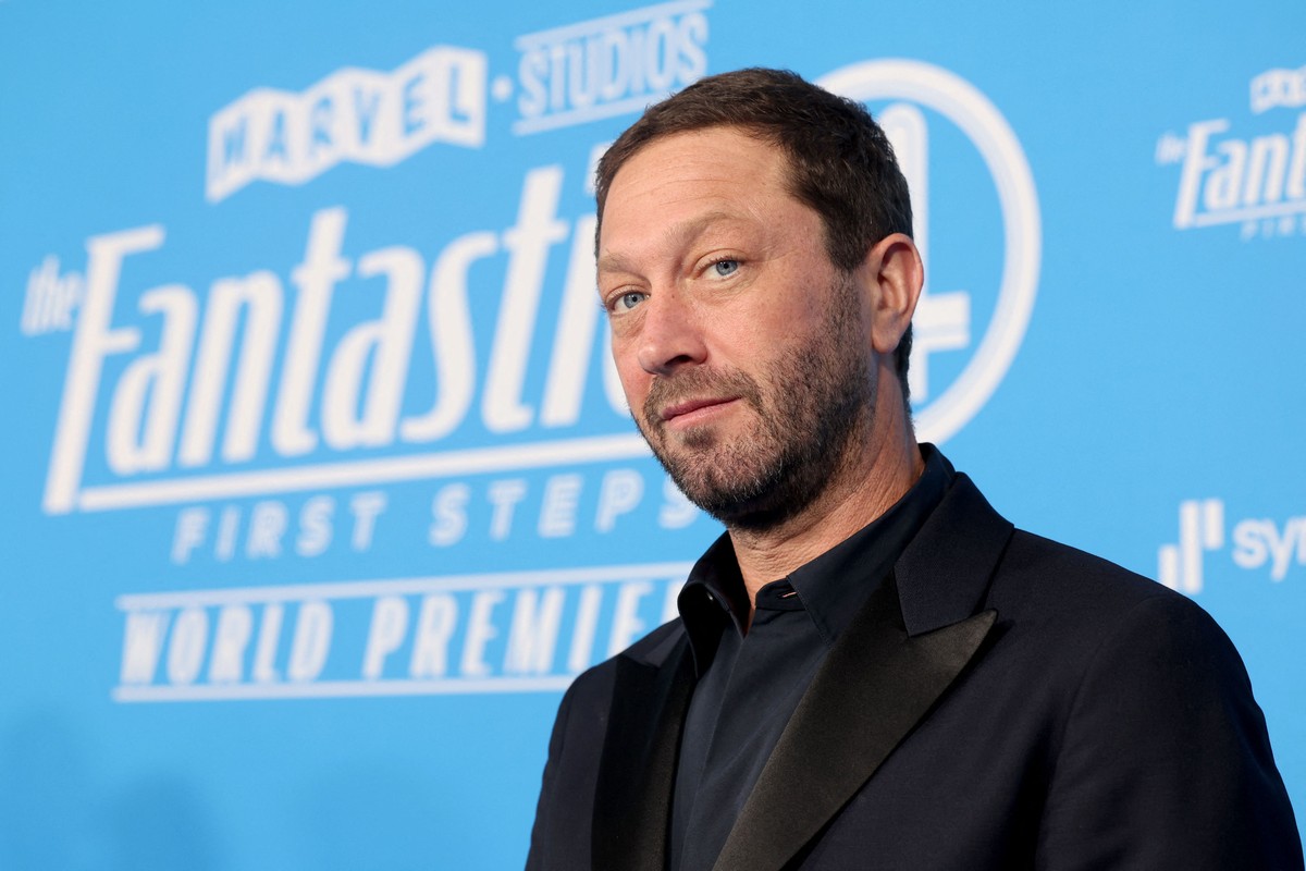 Ebon Moss-Bachrach se destaca em Hollywood com papéis em 'Quarteto fantástico' e 'O urso' O ator Ebon Moss-Bachrach em tapete vermelho de 'O Quarteto Fantástico', filme no qual interpreta o super-herói 'O Coisa' (Foto: PHILLIP FARAONE / Getty Images via AFP)