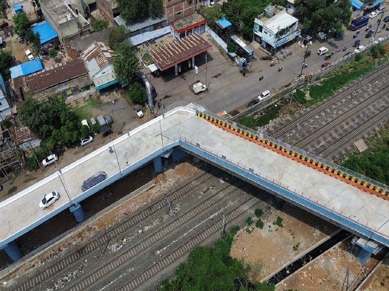 Ponte com curva de quase 90 graus gera polêmica e escândalo na Índia Ponte na Índia tem curva de quase 90º (Foto: Reprodução/X)
