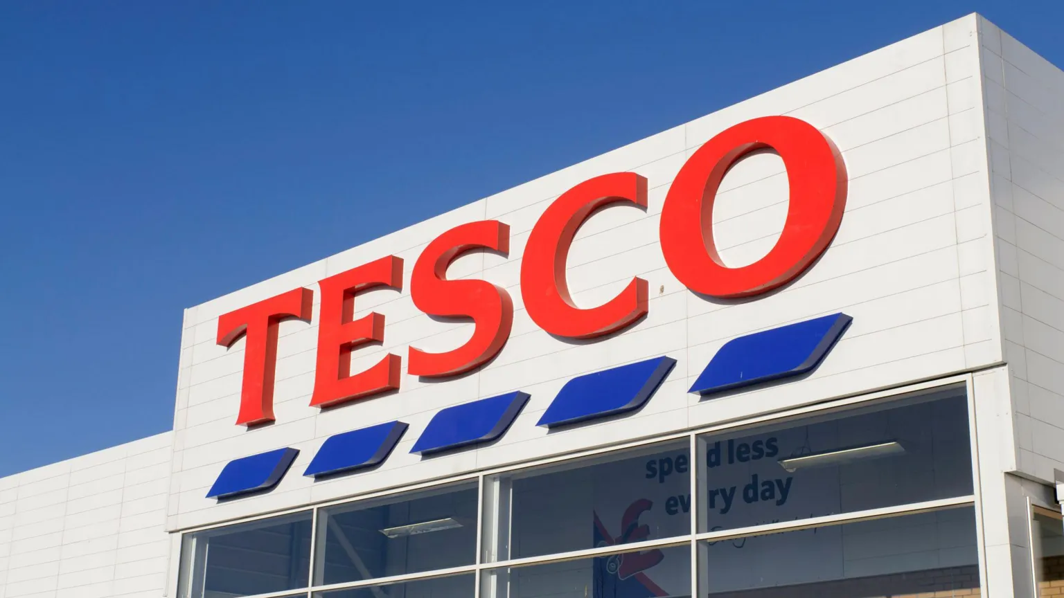 Tesco Irlanda anuncia criação de 400 empregos com abertura de 10 novas lojas A varejista abrirá 10 novas lojas na Irlanda nos próximos 12 meses (Foto: Getty Images)