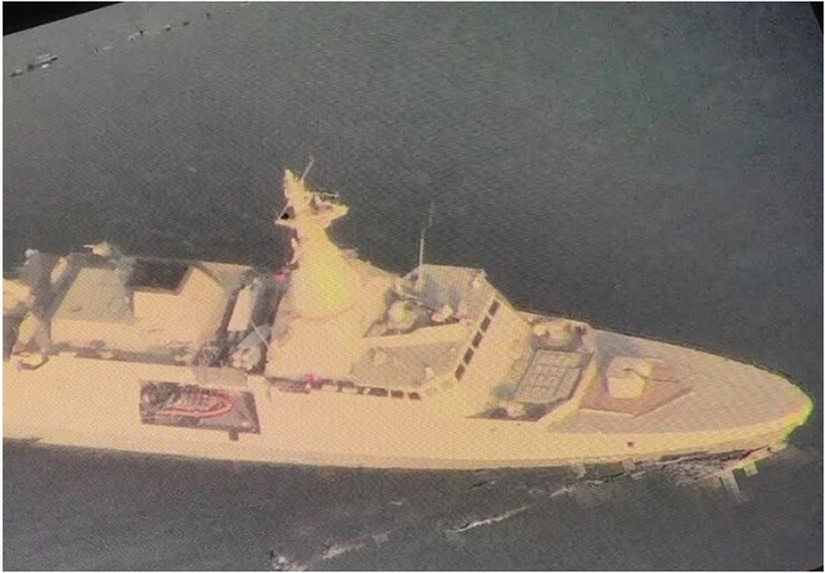 Destróier da Marinha britânica identificado pelo serviço de inteligência iraniano no Mar de Omã (Foto: Corpo de Guardas da Revolução Islâmica/Agência Mehr)