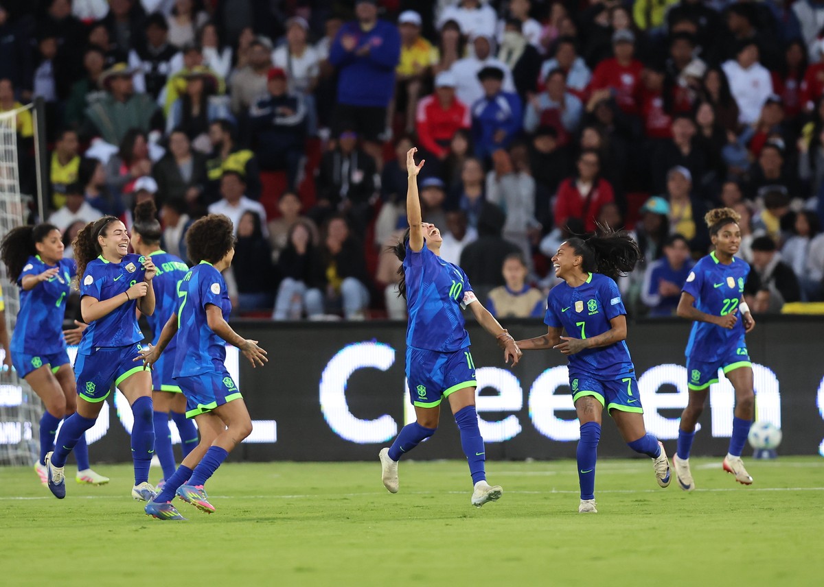 Jogadoras do Brasil comemoram gol de Marta na final da Copa América (Foto: Lívia Villas Boas/CBF)