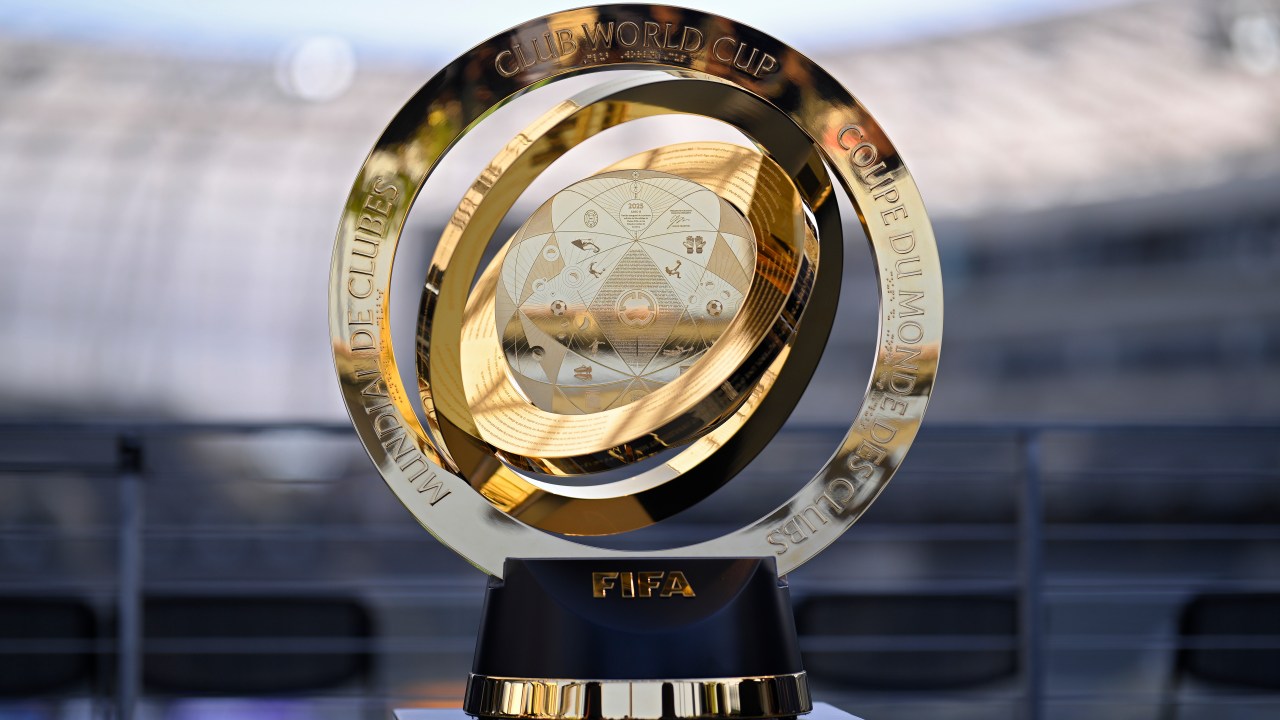 Troféu da Copa do Mundo de Clubes da FIFA (Foto: Orlando Ramirez/Getty Images)