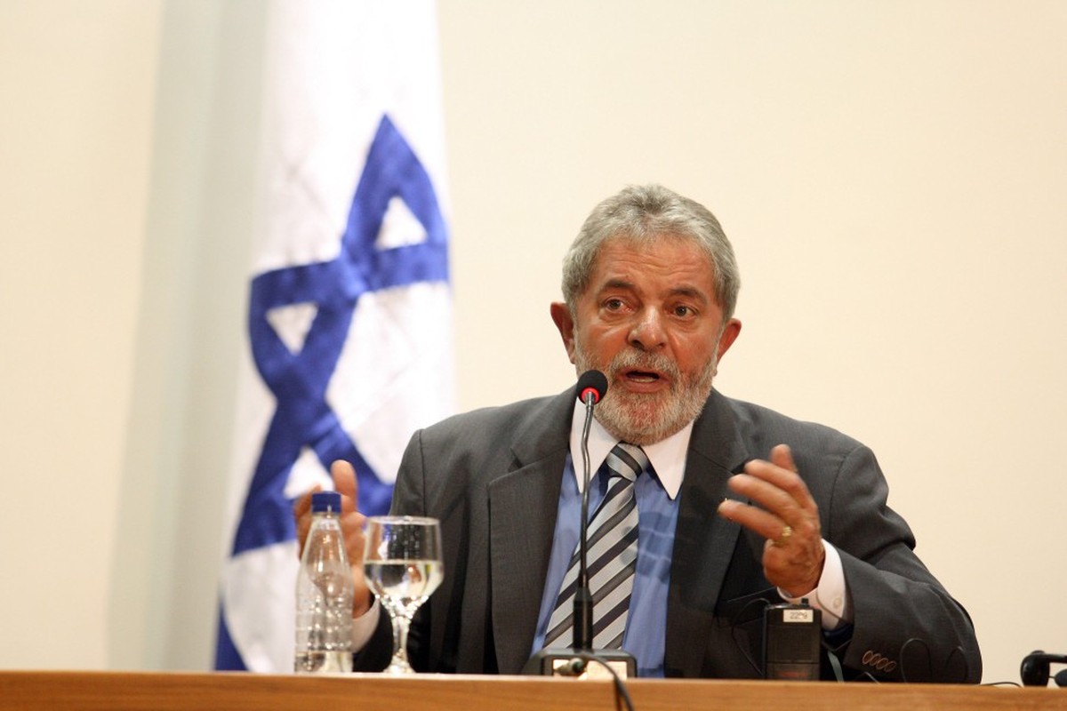 O presidente Lula durante recepção ao então presidente de Israel, Shimon Peres, em 2009 (Foto: Gustavo Miranda/O Globo)