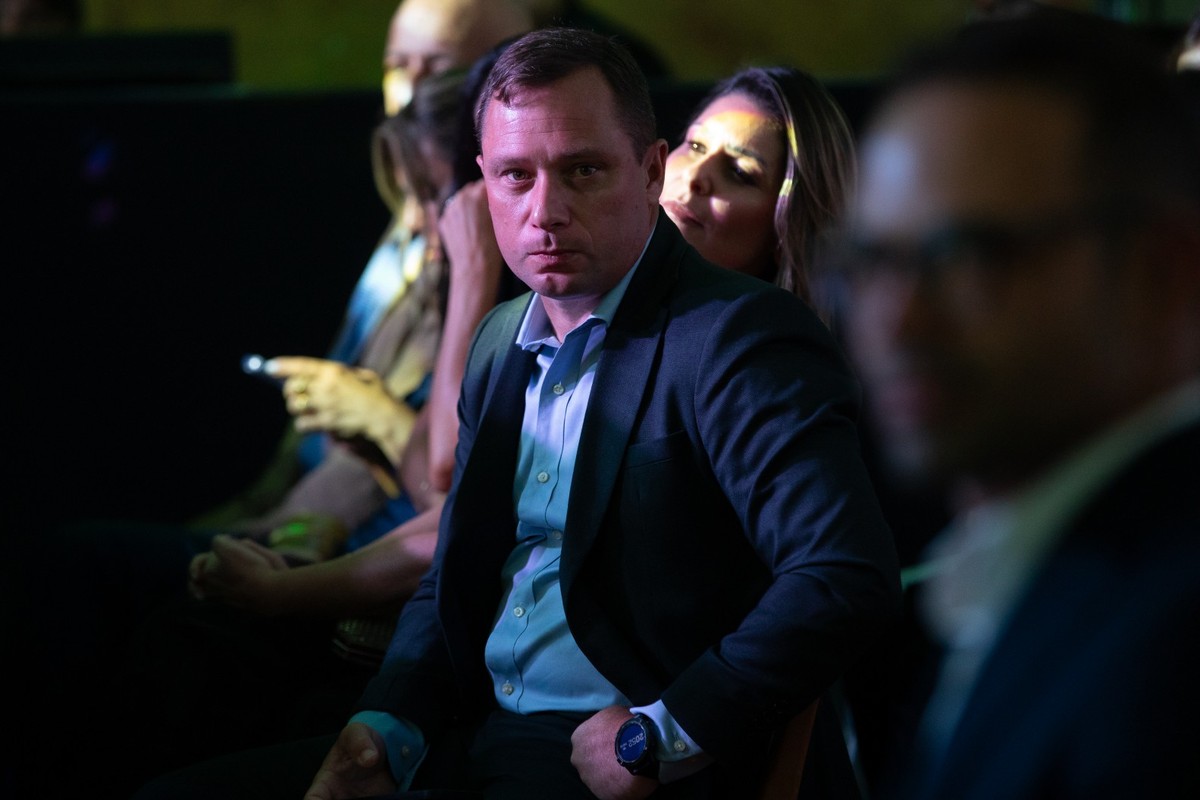 Mauro Cid critica PGR e alega deslealdade em defesa de acordo judicial Tenente-coronel Mauro Cid, em evento em São Paulo (Foto: Edilson Dantas/Agência O Globo/03-04-2025)