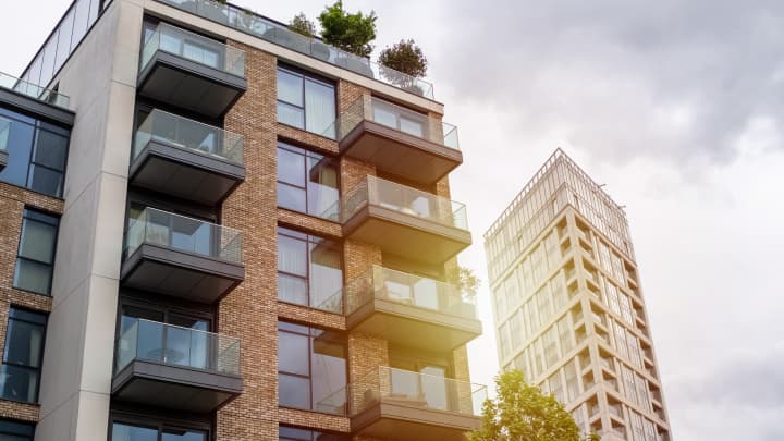 Inteligência artificial transforma mercado imobiliário com gestão de locações e serviços Angel Santana Garcia | Istock | Getty Images