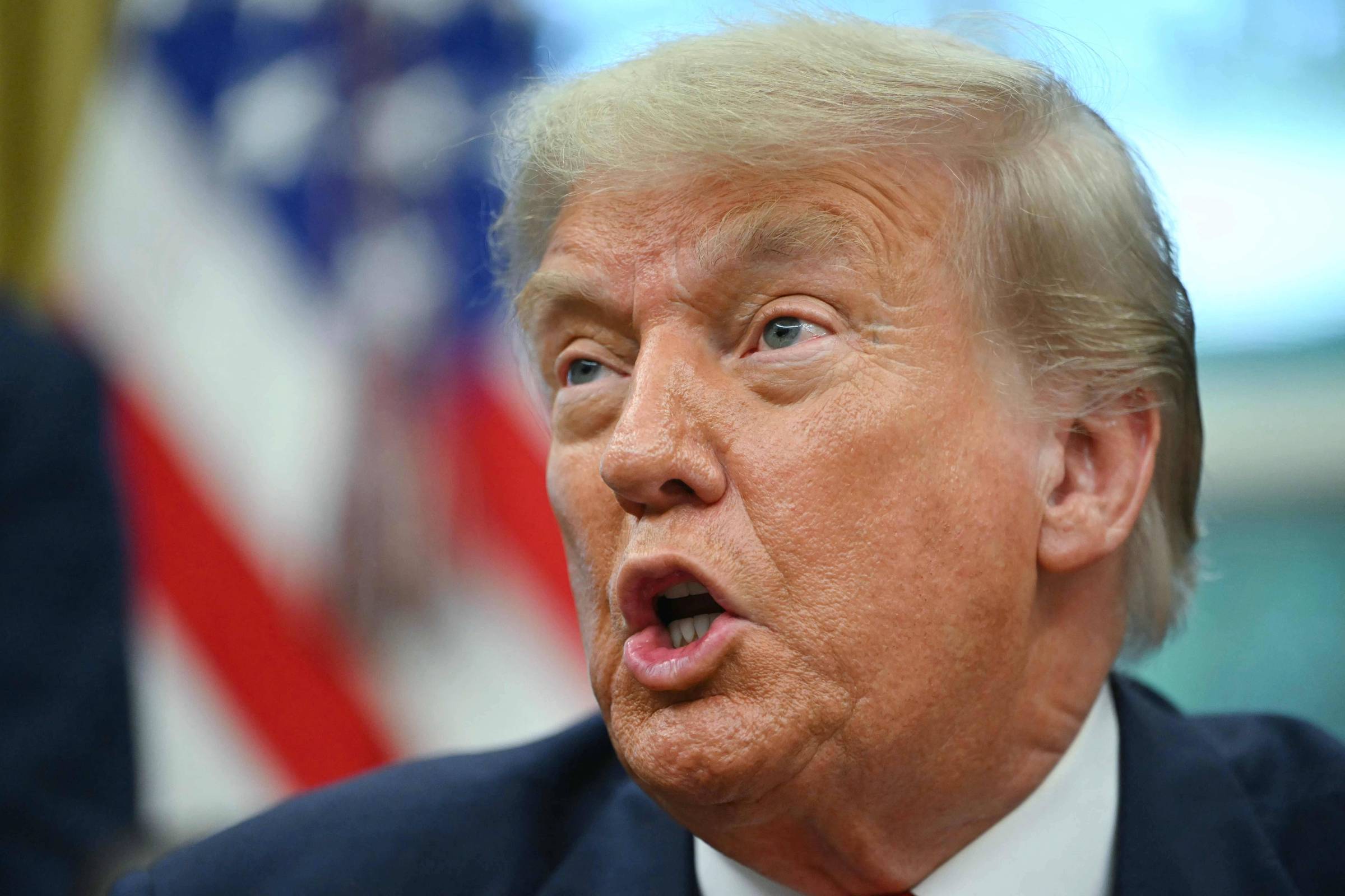 Presidente dos Estados Unidos, Donald Trump, em encontro com chanceleres da República Democrática do Congo e de Ruanda no Salão Oval da Casa Branca, em Washington - Andrew Caballero-Reynolds - 27.jun.25/AFP (Foto: Andrew Caballero-Reynolds/AFP)