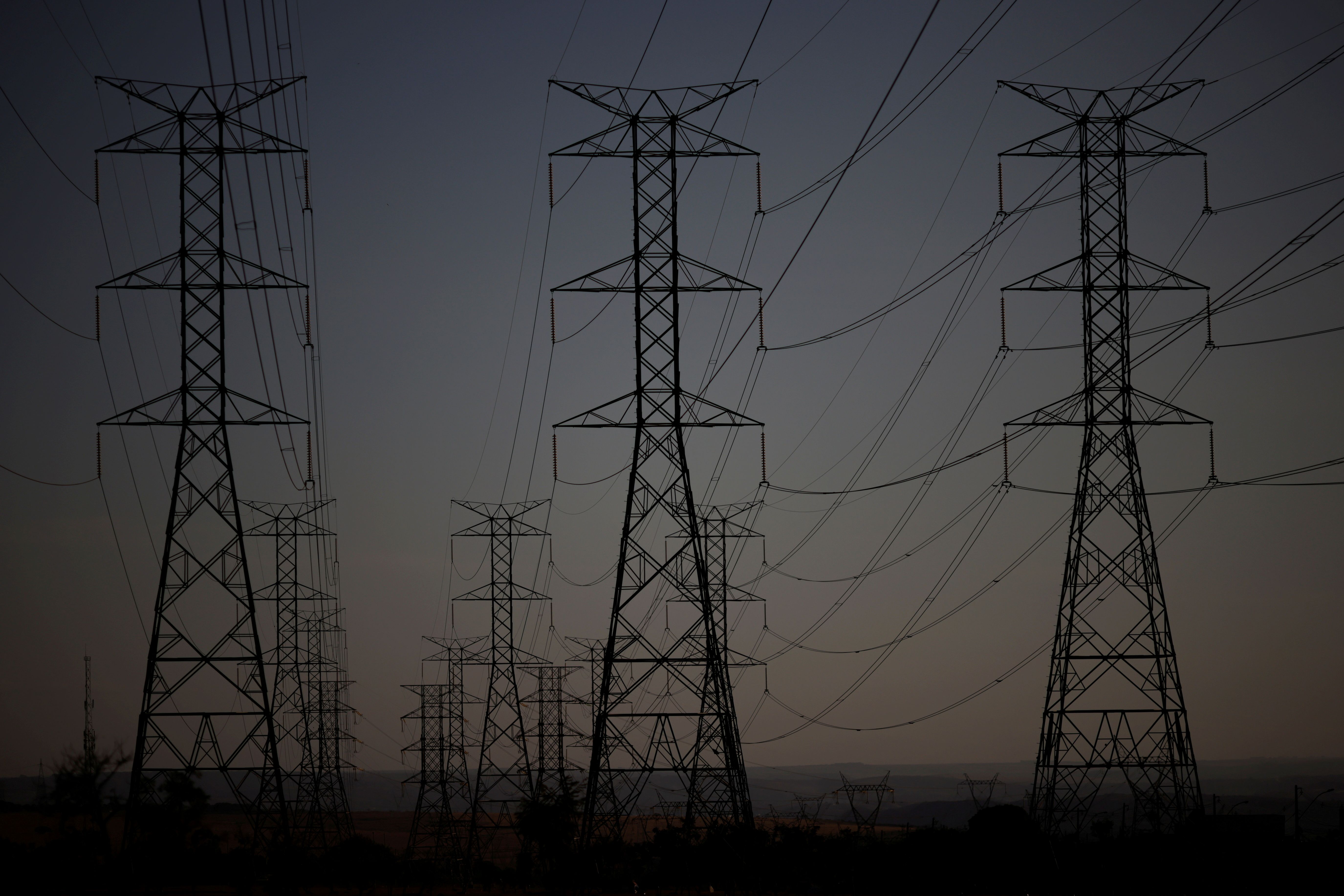 Eletrobras, Cemig e CTG garantem prorrogação de concessões de hidrelétricas Torre de transmissão em Brasília 6/06/2022 (Foto: REUTERS/Ueslei Marcelino)