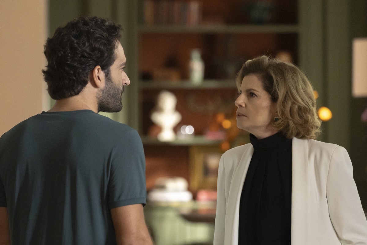Afonso e Odete enfrentam novo embate decisivo; entenda o que está em jogo Afonso (Humberto Carrão) e Odete Roitman (Debora Bloch) (Foto: Globo/ Léo Rosario)