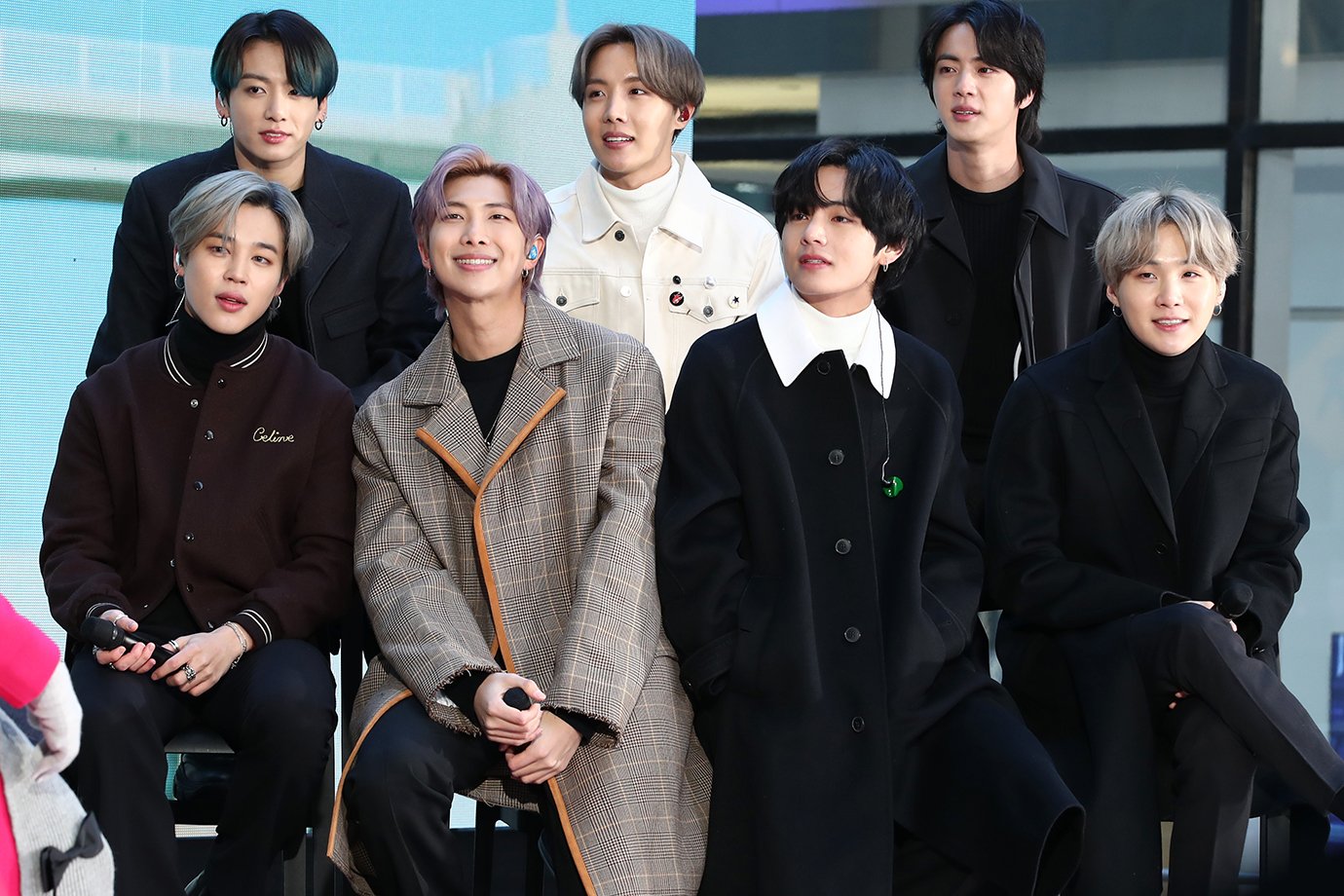Descubra cinco carreiras para apaixonados por K-Pop e cultura coreana O mercado do K-Pop continuará crescendo, e profissionais preparados encontrarão oportunidades em um setor que une paixão, criatividade e retorno financeiro. (Foto: Cindy Ord / Equipe/Getty Images)