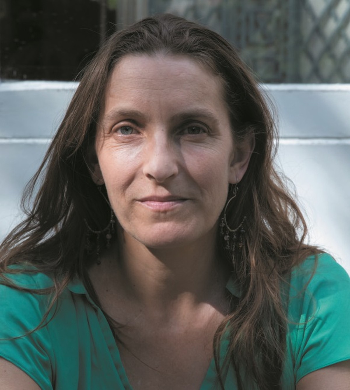 Autora discute trauma e literatura após abuso sexual sofrido na infância A escritora francesa Neige Sinno (Foto: Divulgação/ Helene Bamberger)