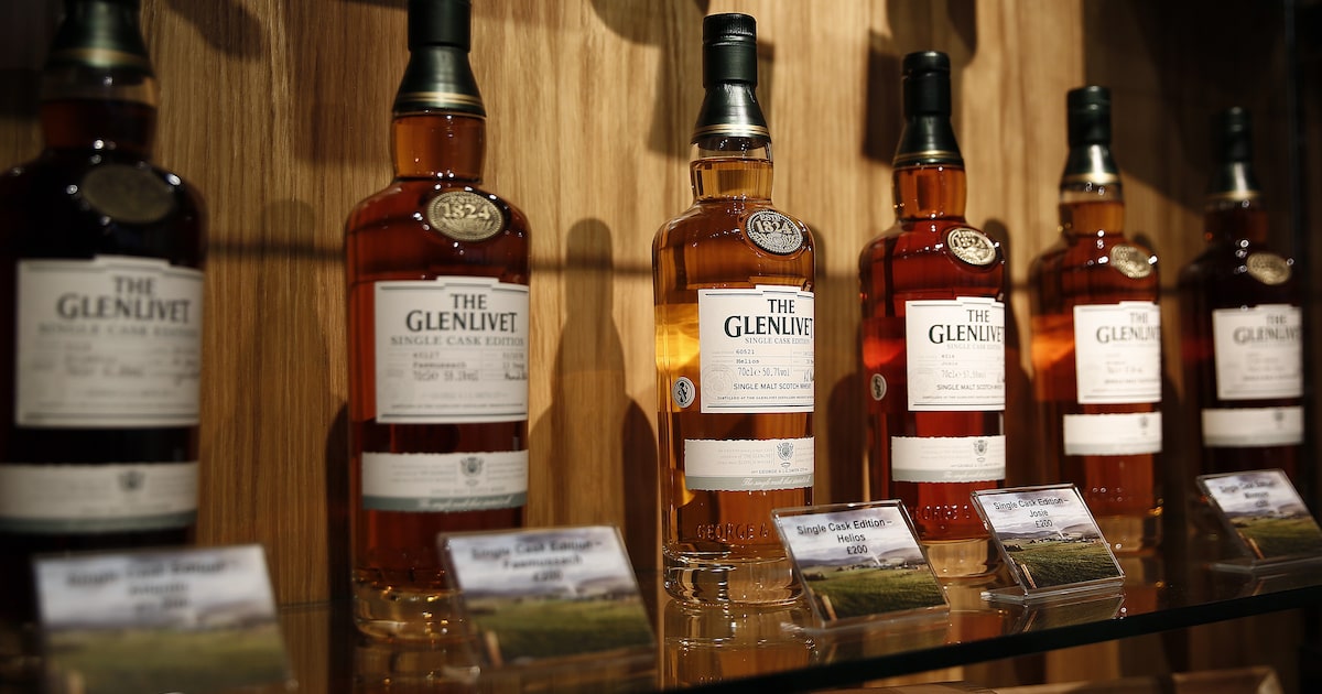 Pernod Ricard lança uísque de luxo no Brasil com preço de até R$ 40 mil O uísque single malt escocês The Glenlivet é uma das apostas de marca da Pernod Ricard para crescer no Brasil (Foto: Simon Dawson/Bloomberg)
