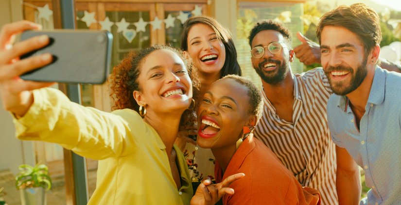 Marketing de influência gera conexão humana quando é autêntico e verdadeiro Mais do que aumento de vendas, ganhamos relevância, lealdade e, principalmente, credibilidade (Foto: LaylaBird/Getty Images)