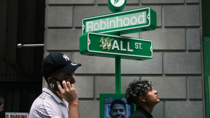 Ações da Robinhood alcançam novo recorde de R$ 100 após exclusão do S&P 500 Foto: Reprodução