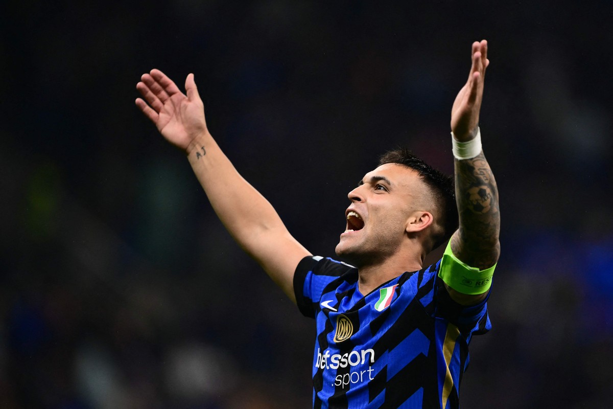 Lautaro Martínez lidera a Inter de Milão em busca do título da Copa do Mundo de clubes após a decepção na final da Liga dos Campeões (Foto: Marco BERTORELLO / AFP)