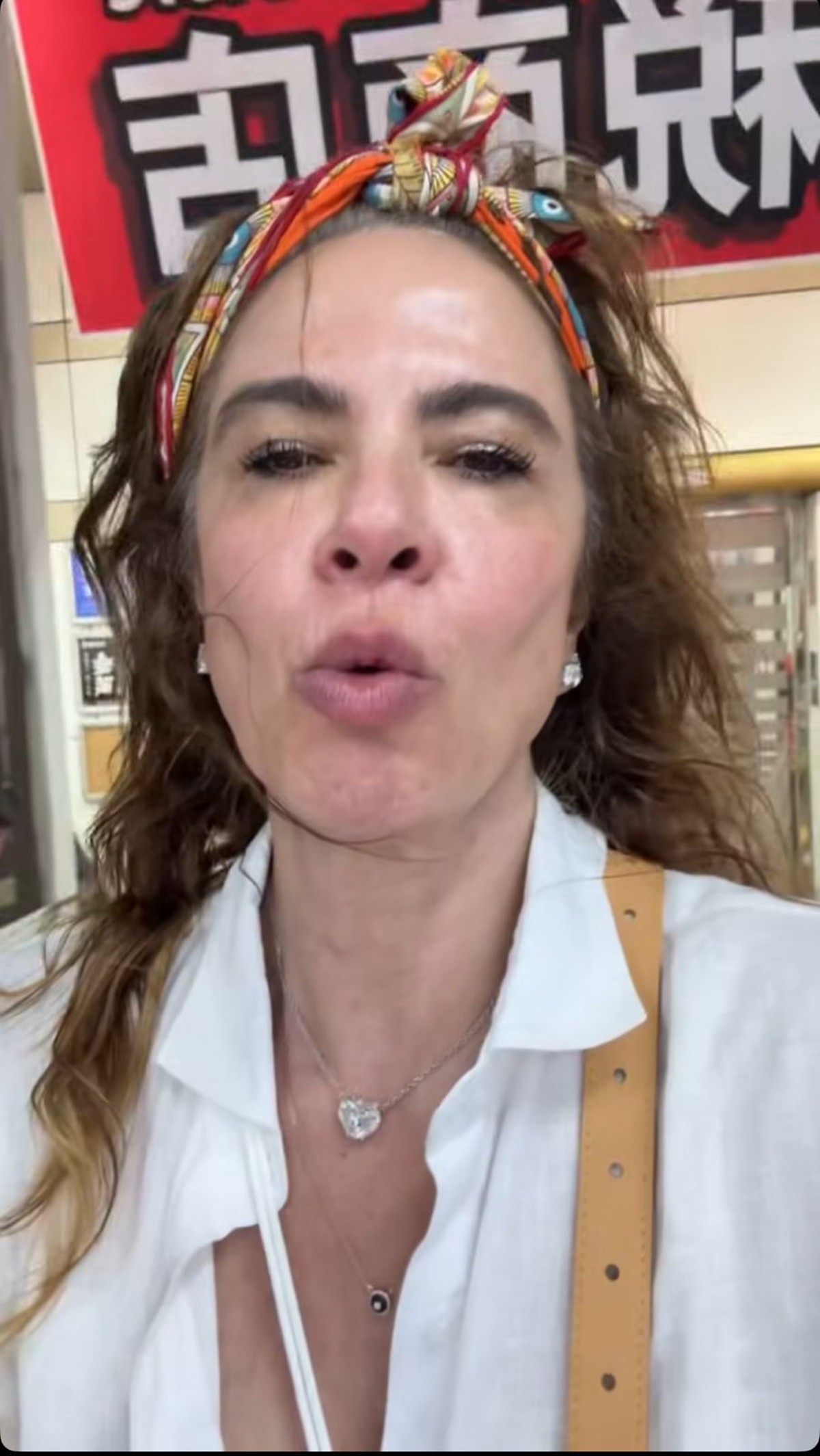 Luciana Gimenez reflete sobre honestidade após perder cartão no Japão Luciana Gimenez perde cartão no Japão (Foto: Reprodução/Instagram)