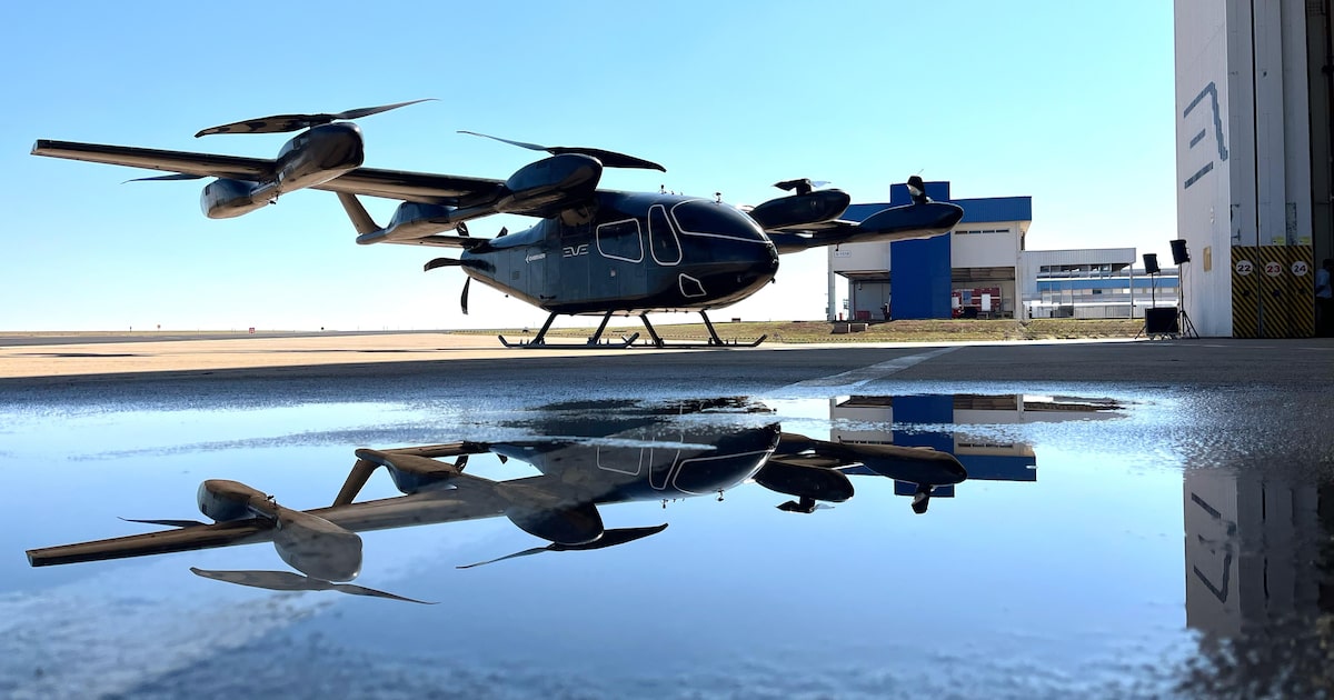 Eve e Revo firmam parceria estratégica para impulsionar inovações no setor Protótipo de aeronave elétrica de pouso e decolagem vertical (eVTOL), ou "carro voador", da Eve Air Mobility (Foto: Divulgação/Eve Air Mobility)