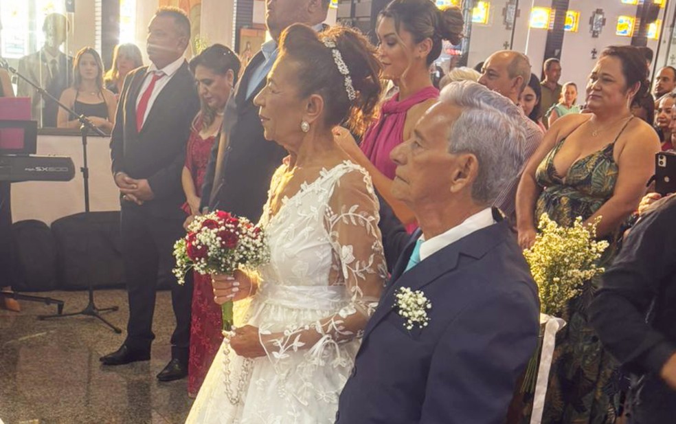 Maria Lúcia e Clemente se casam após amizade de dois anos em Goioerê