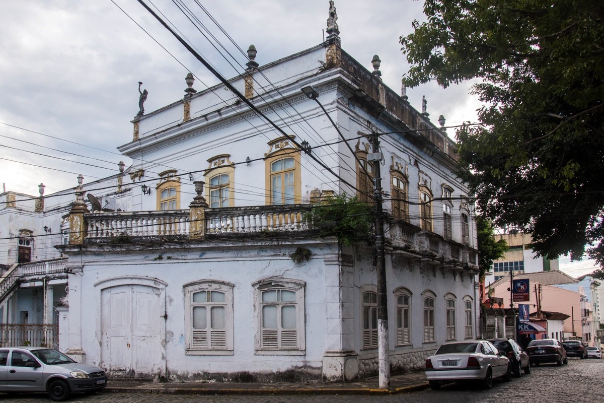 Resende investe R$ 40 milhões em concurso para revitalizar Centro Histórico Construído no século XIX, palacete foi requisitado para hospedar a Princesa Isabel e Conde D’Eu, quando visitaram a cidade em 1868 (Foto: Divulgação)