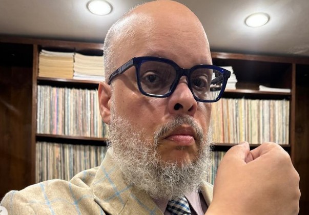Ed Motta critica novamente o público brasileiro em declaração controversa Ed Motta (Foto: Reprodução)