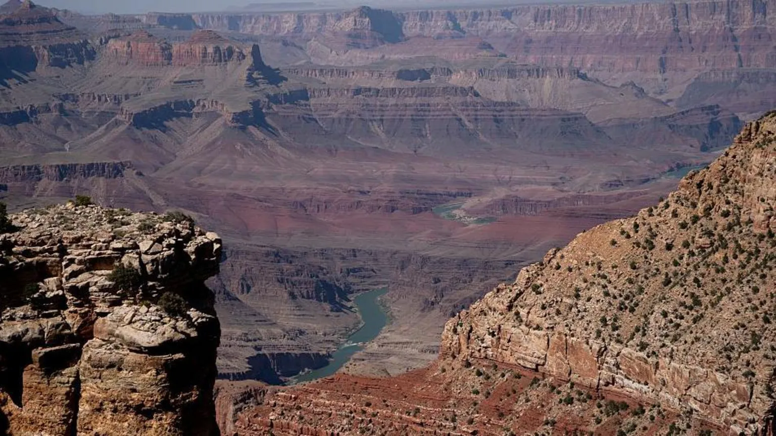 Incêndios florestais forçam evacuação em áreas próximas ao Grand Canyon Incêndios florestais forçam evacuação em áreas próximas ao Grand Canyon