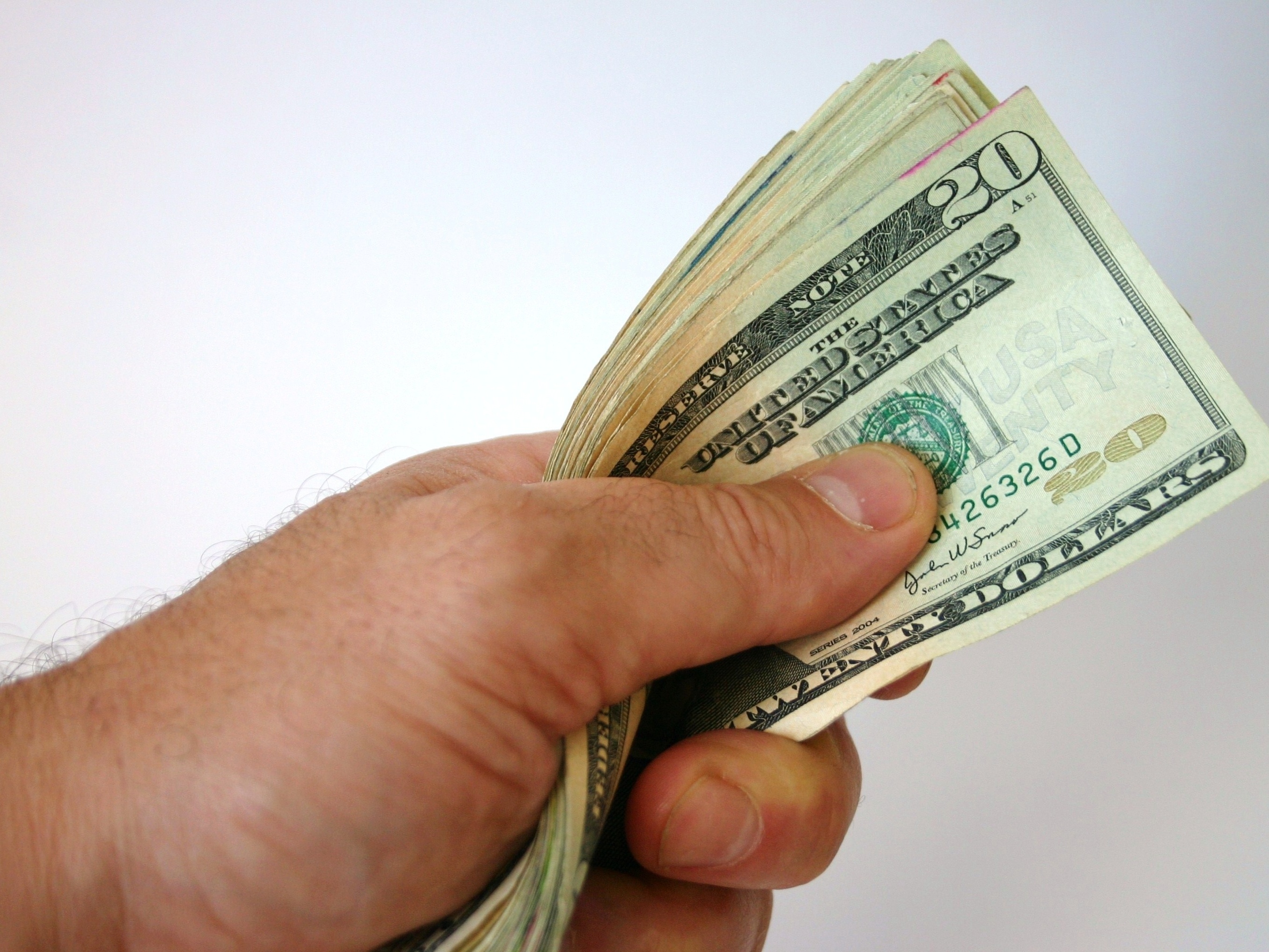 Dólar e petróleo caem com incertezas sobre guerra e impacto na Bolsa Foto: Reprodução