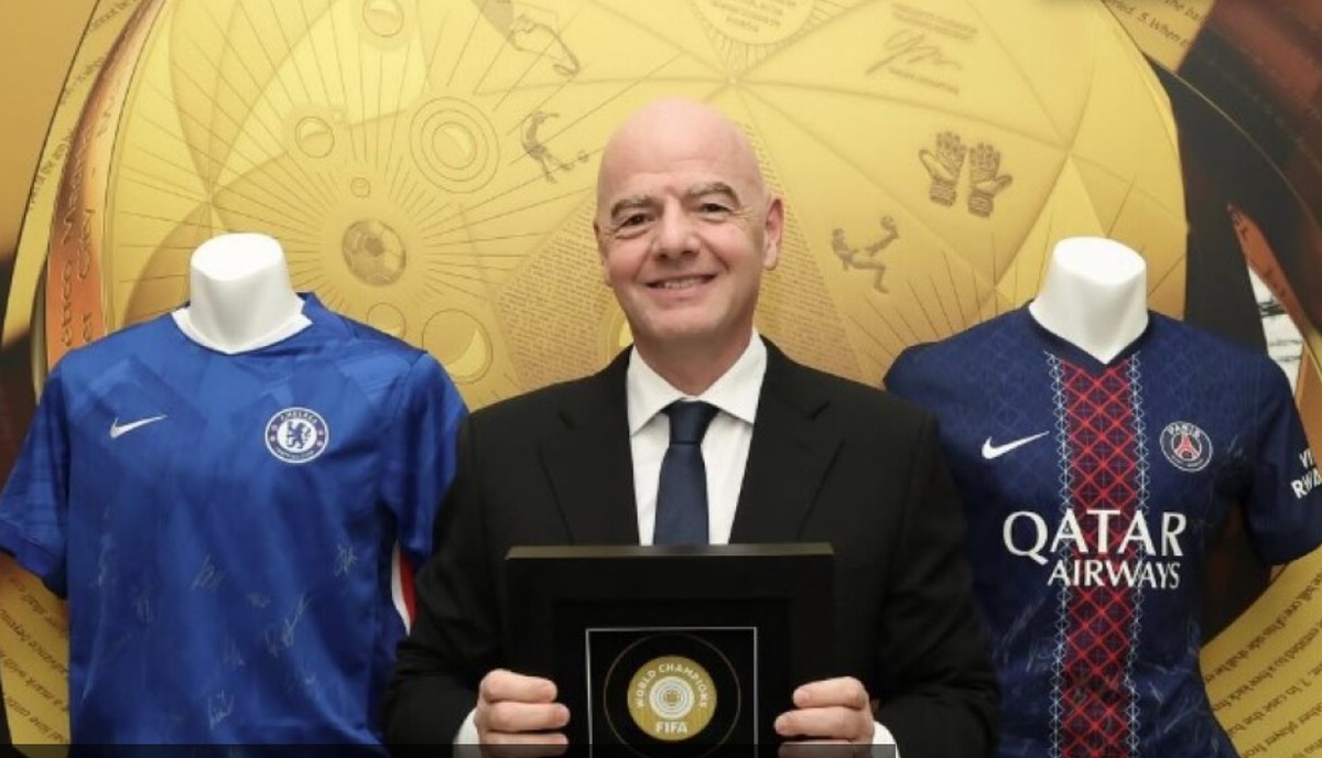 Chelsea exibe patch inédito da Copa em sua camisa por quatro anos