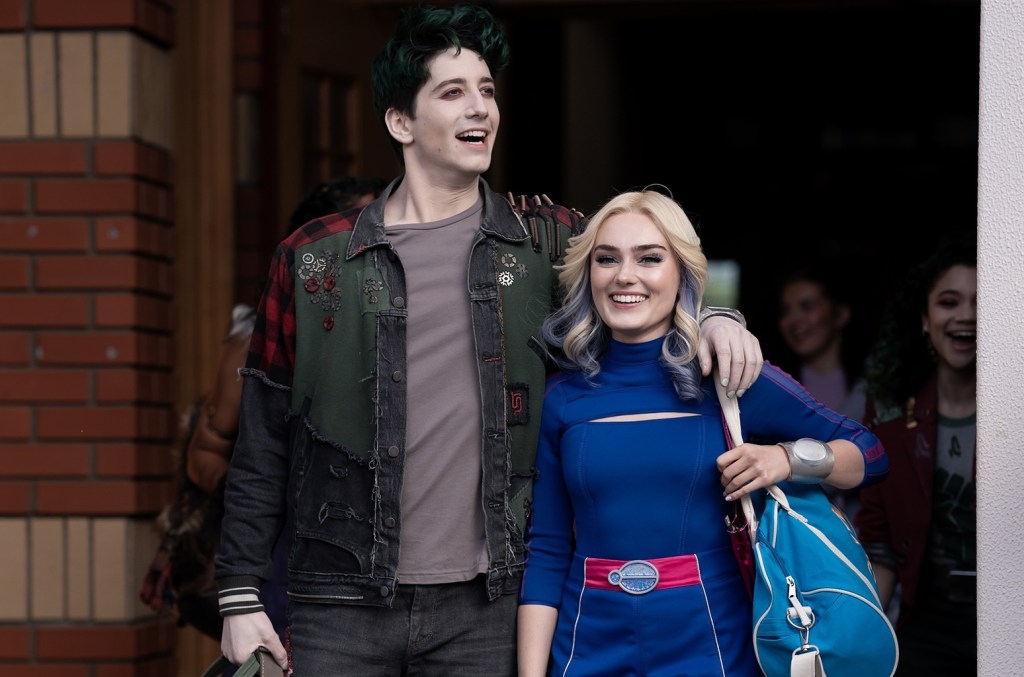 ‘Zombies 4’ estreia no topo da parada de álbuns infantis da Billboard A trilha sonora de "ZOMBIES 4: Dawn of the Vampires" da Disney morde e faz uma estreia de sucesso nas paradas. (Foto: Reprodução)