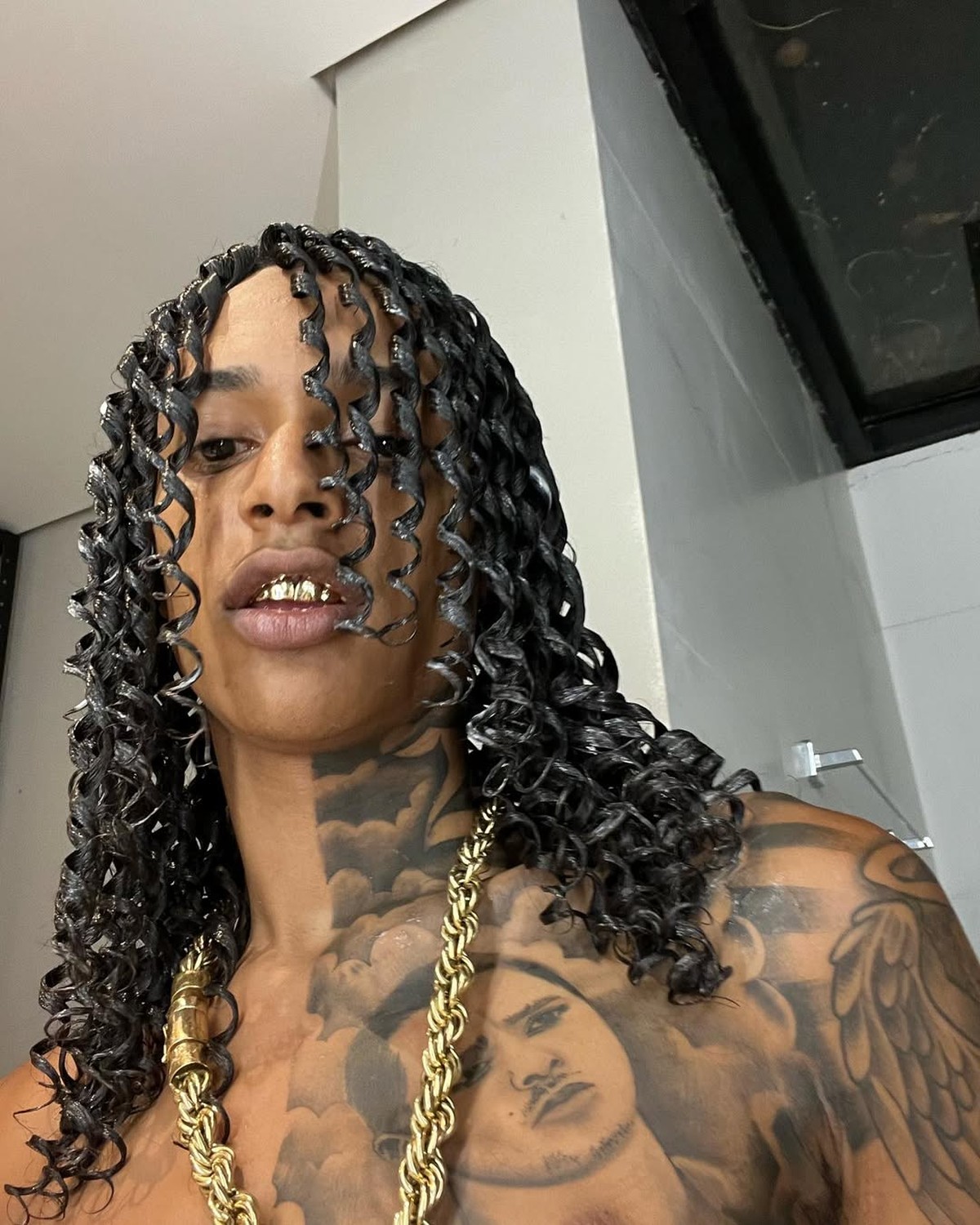 Polícia cercou casa de Oruam no Rio e rapper xingou delegado durante operação