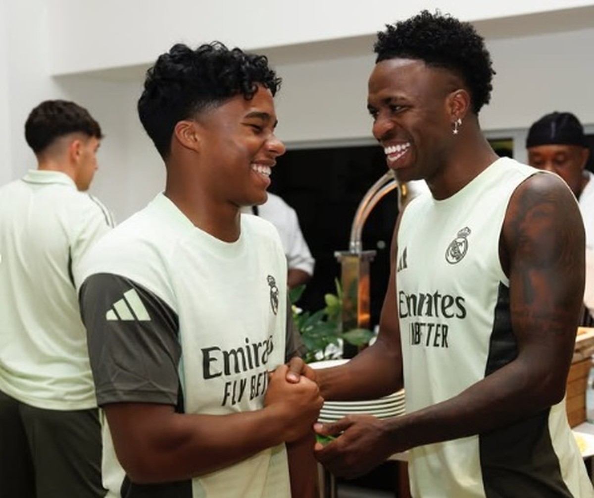 Os brasileiros Endrick e Vini Júnior: recepção (Foto: Reprodução Instagram)