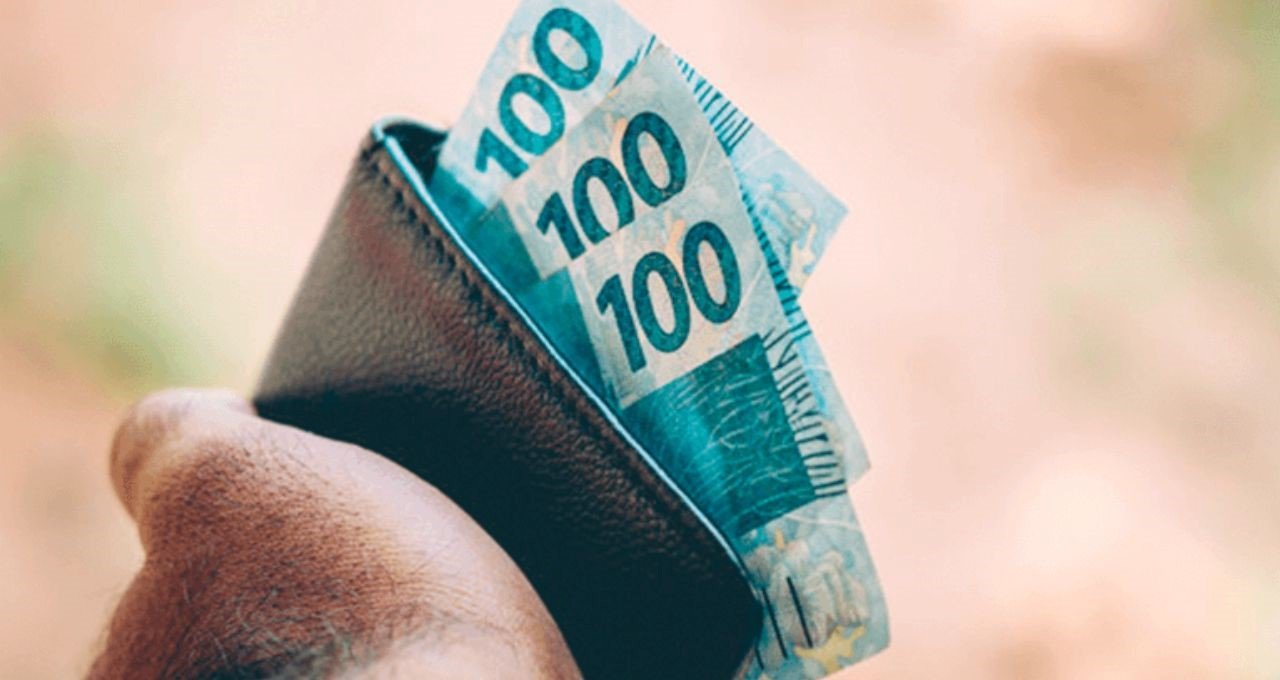 Novo salário mínimo de R$ 1.804 em São Paulo é implementado nesta terça-feira Motta envia recados sobre crise do IOF, enquanto governo mantém tom de confronto (Foto: Reprodução)