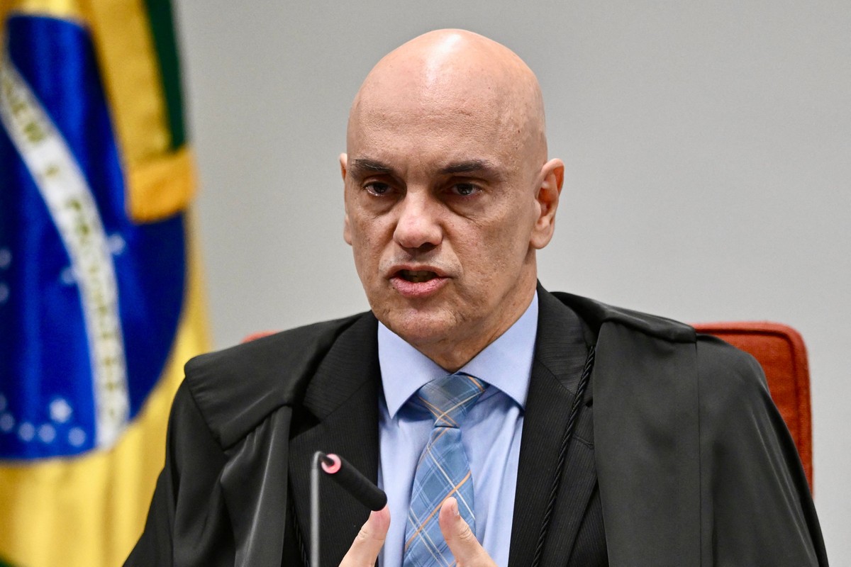 Ministro Alexandre de Moraes conduz audiência no STF sobre a tentativa de golpe de Estado; Bolsonaro e aliados respondem por trama para reverter o resultado das eleições de 2022 (Foto: EVARISTO SA / AFP)