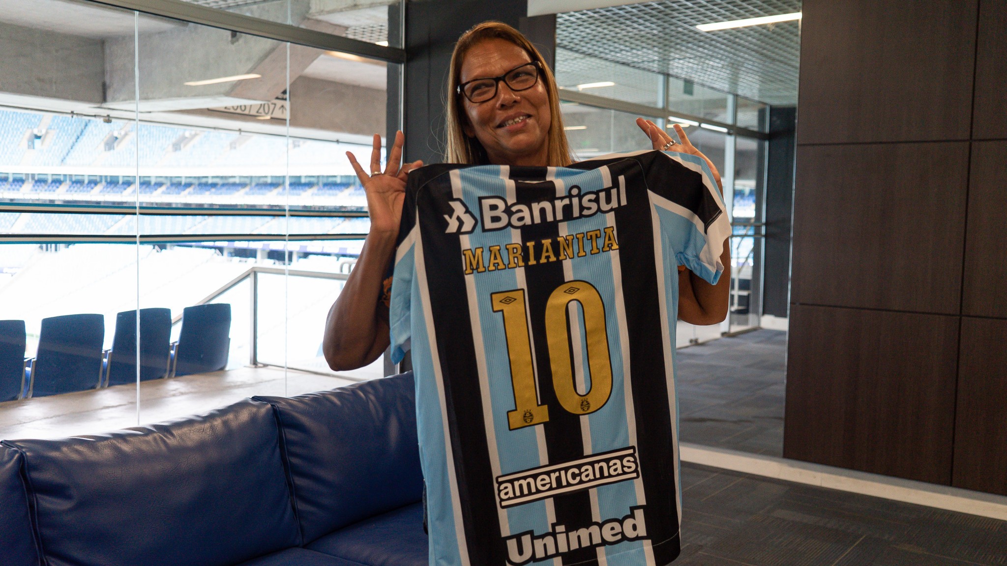 Ex-capitã do Grêmio é a primeira mulher a integrar a Calçada da Fama do futebol brasileiro Foto: Reprodução