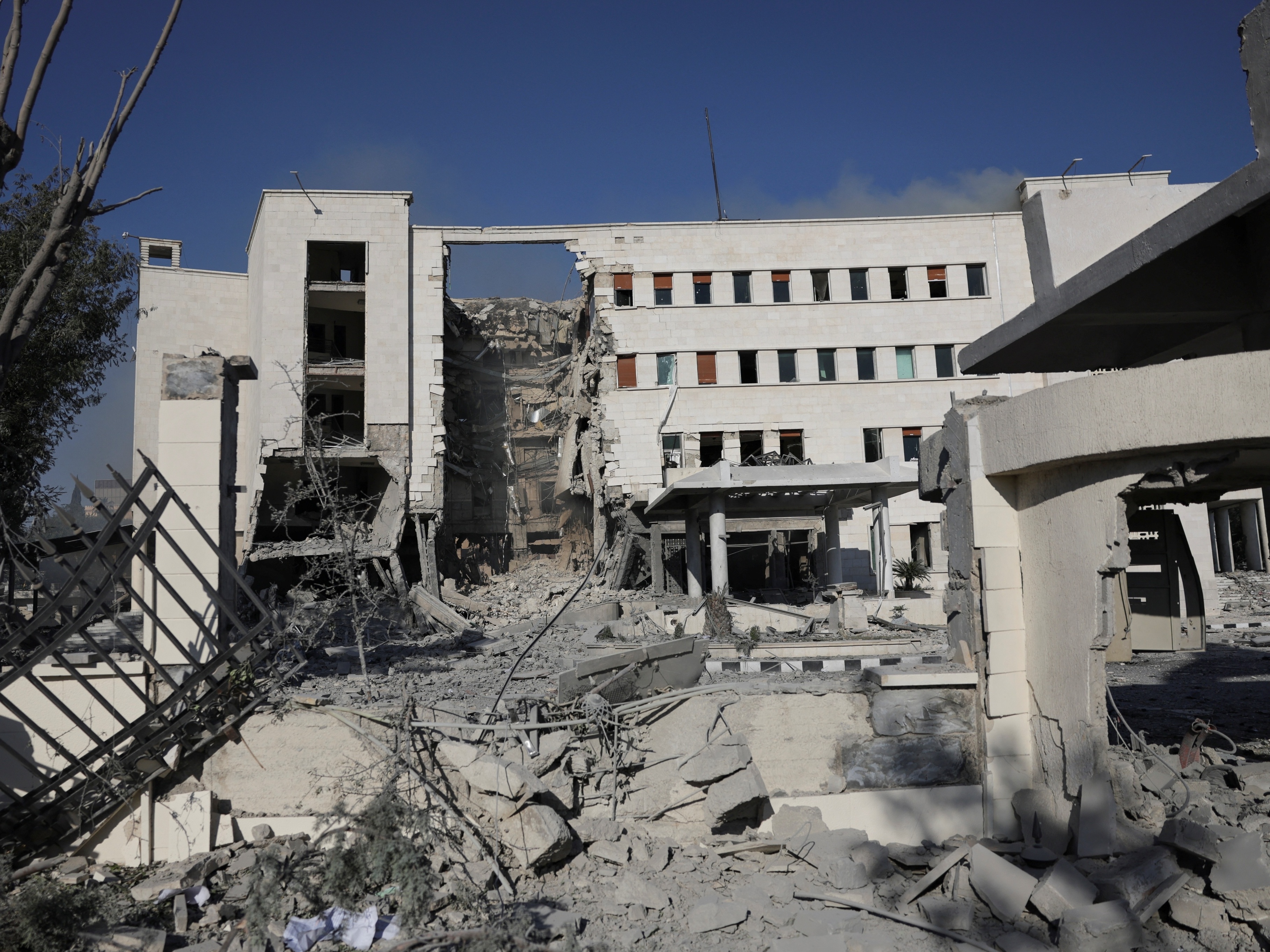Israel considera nova ofensiva militar contra o Irã, afirma ministro da Defesa Israel lança ataque aéreo (Foto: Khalil Ashawi/Reuters)