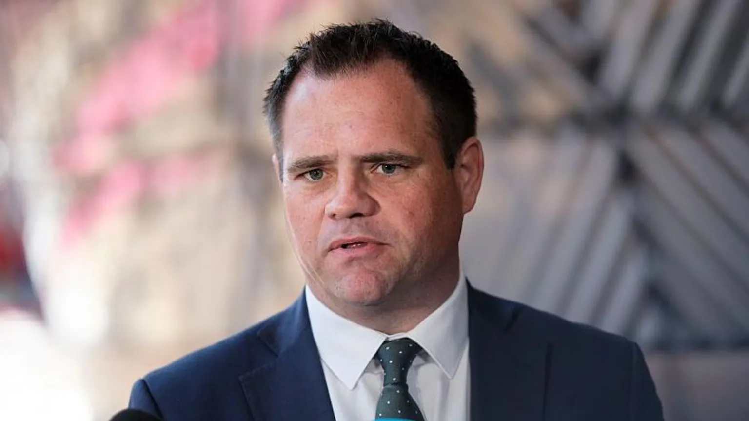 O ministro de Estado irlandês Neale Richmond afirma que o acordo proporcionará segurança para os negócios (Foto: Getty Images)