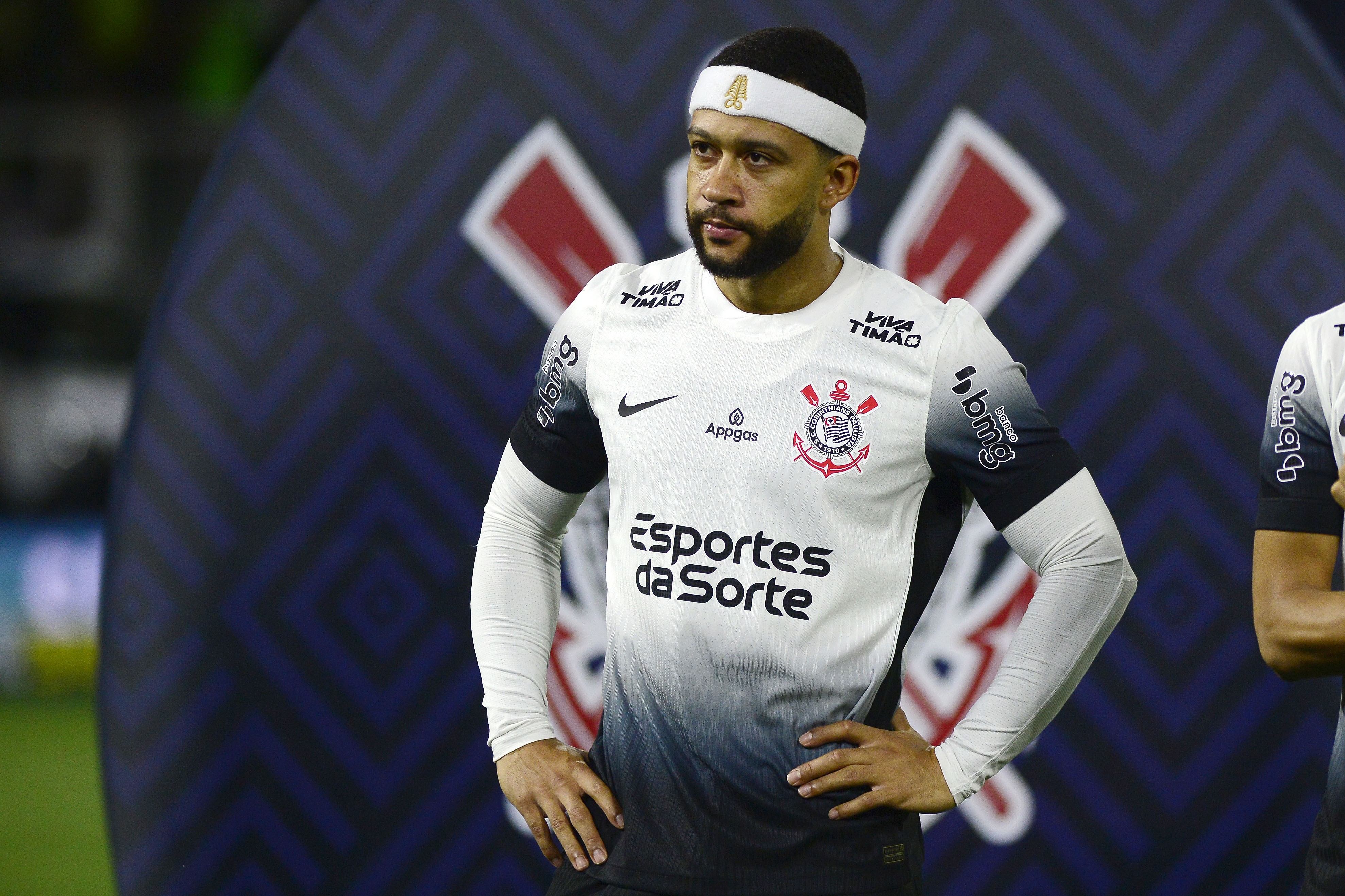 Memphis critica Timão e recebe advertência da comissão técnica