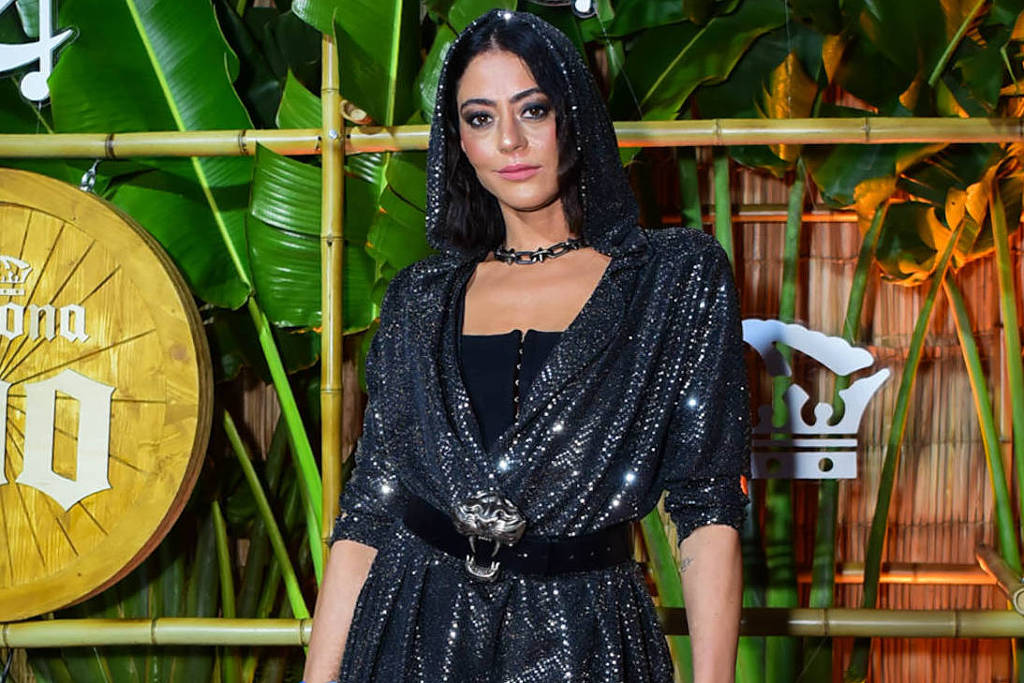 Carol Castro denuncia assédio virtual e proposta de R$ 10 milhões por uma noite Carol Castro na área VIP do show da Lady Gaga em Copacabana no Rio de Janeiro (Foto: Webert Belicio/ Agnews)