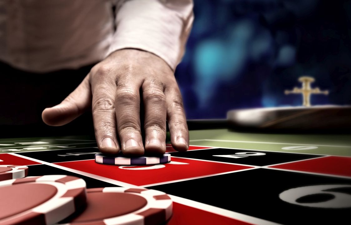 Entidades evangélicas se mobilizam contra a legalização dos jogos de azar PL dos Cassinos foi aprovado pela CCJ do Senado em junho de 2024 (Foto: Serpeblu/iStock)