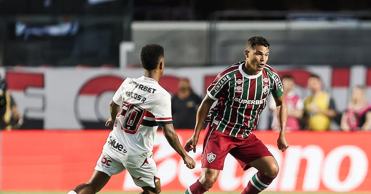 São Paulo supera Fluminense e proporciona um jogo emocionante e surpreendente São Paulo derrotou o Fluminense por 3 a 1. (Foto: LUCAS MERÇON / FLUMINENSE F.C.)