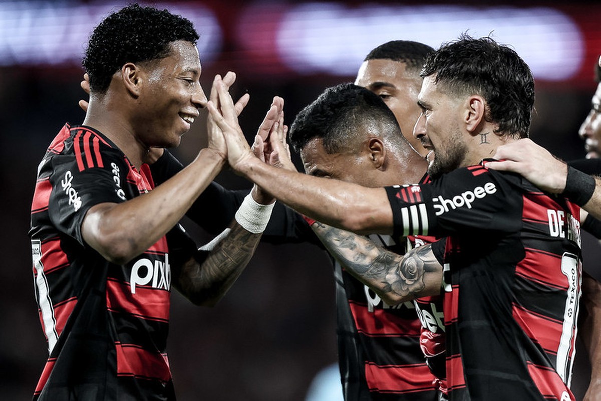 Flamengo lidera Brasileiro e pode superar desempenho do 1º turno de 2019 Plata e Arrascaeta celebram o segundo gol do Flamengo na vitória sobre o Mirassol (Foto: Gilvan de Souza/Flamengo)