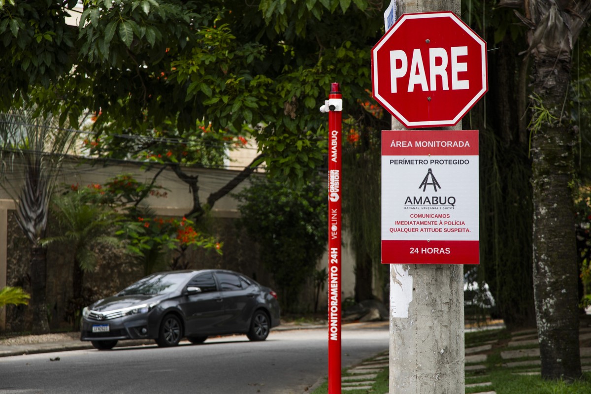 Roubo de celulares no Anil cresce 157% em um ano e preocupa moradores Associações de moradores de região entre o Anil e a Freguesia se juntam, fundam Amabuq e instalam sistema de monitoramento próprio; presidente relata queda de crimes — Foto: Guito Moreto / Agência O Globo